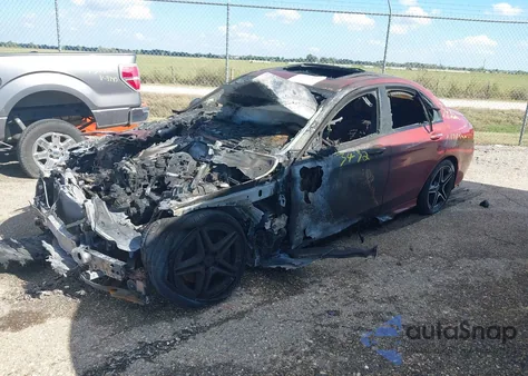 2019 Mercedes-Benz C 300 4Matic z USA, uszkodzony, nr VIN 55SWF8EB2KU303432